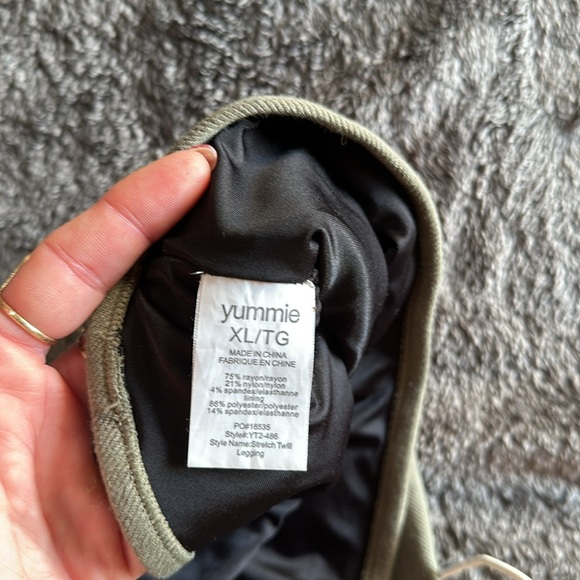 Yummie XL jeggings in a beautiful olive green - Picture 5 of 5